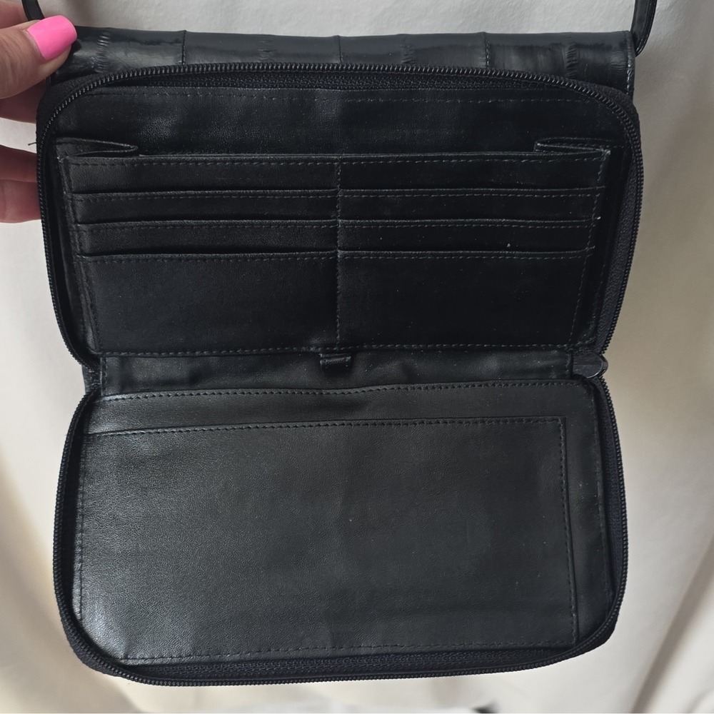 VINTAGE 1980's LeeSands Genuine EEL SKIN Black Crossbody, Adjustable Strap - Picture 11 of 16